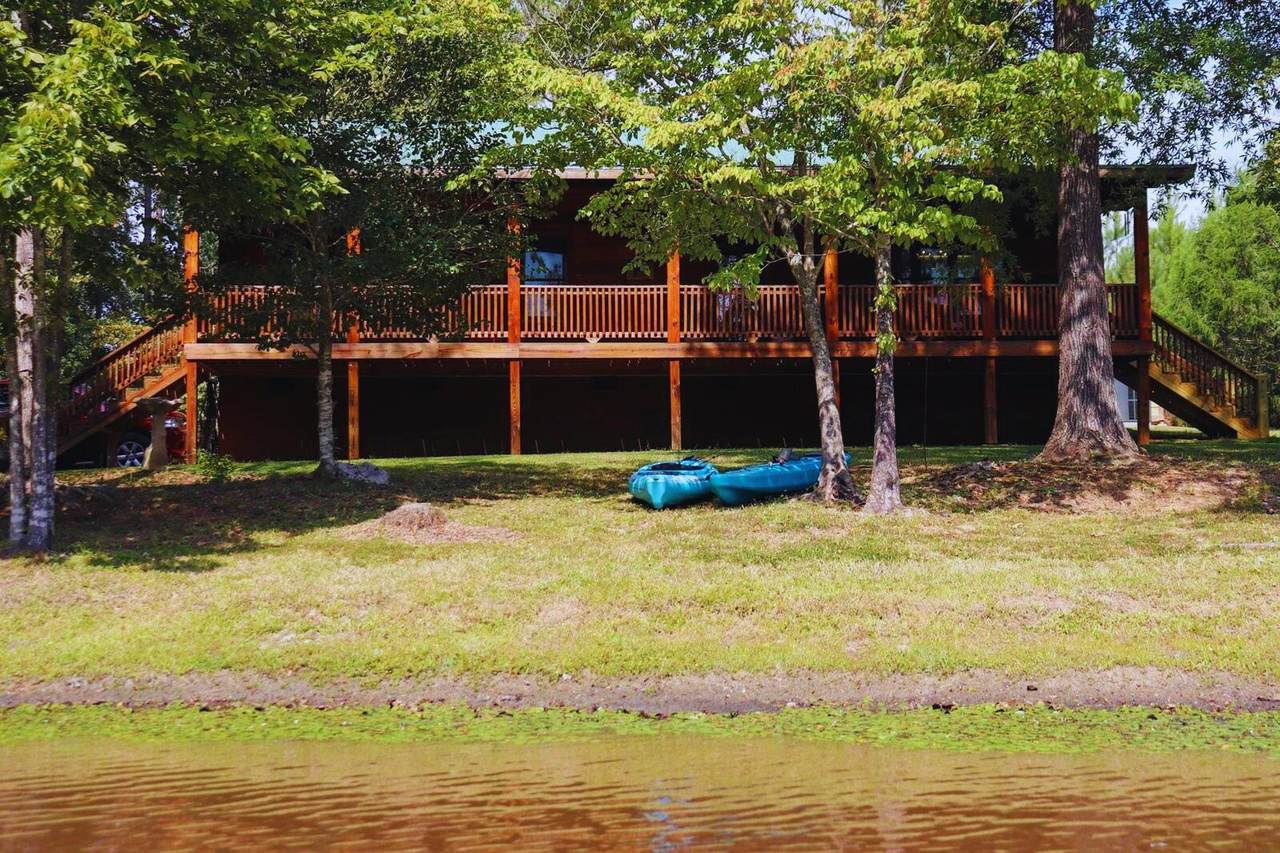 379 Plum Branch Road - Photo 1