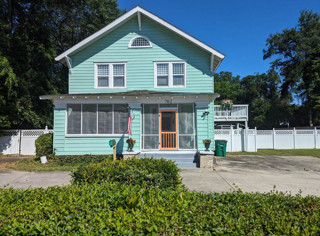 702 Calhoun Street - Photo 1