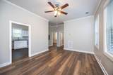 204 Hankinson Street - Photo 3