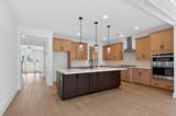 252 Devereux Drive - Photo 17