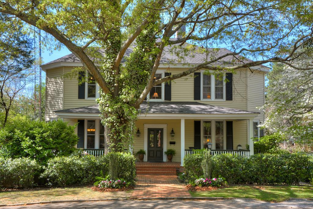 525 Barnwell Avenue Nw - Photo 1