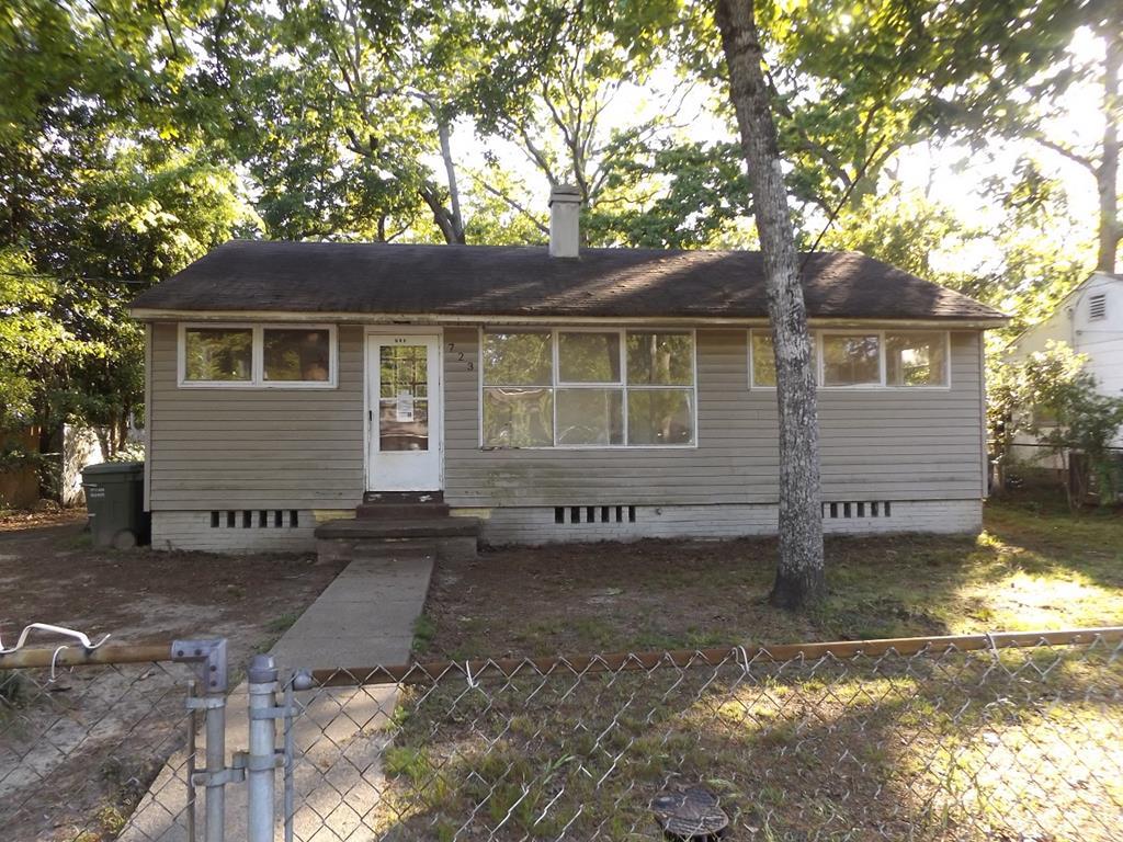 723 Palm Drive - Photo 1