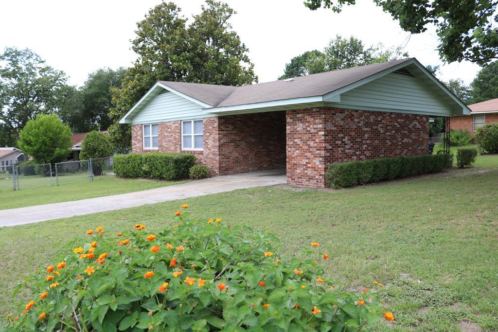 501 Mckenzie Street - Photo 1