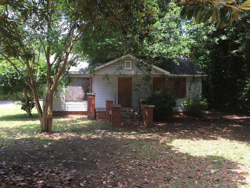 604 Hampton Avenue Ne - Photo 1