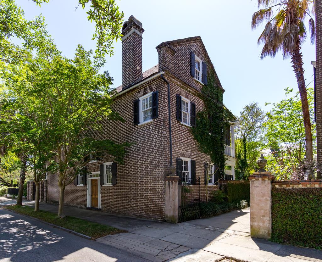 173 Wentworth St - Photo 1
