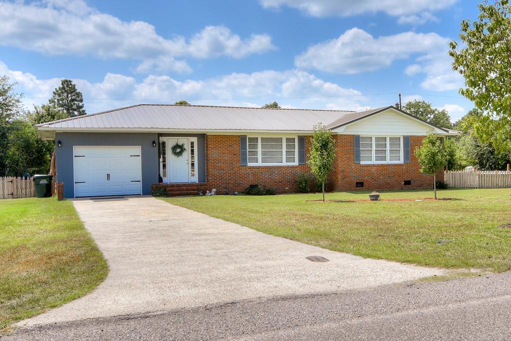 607 Ann Dr - Photo 1