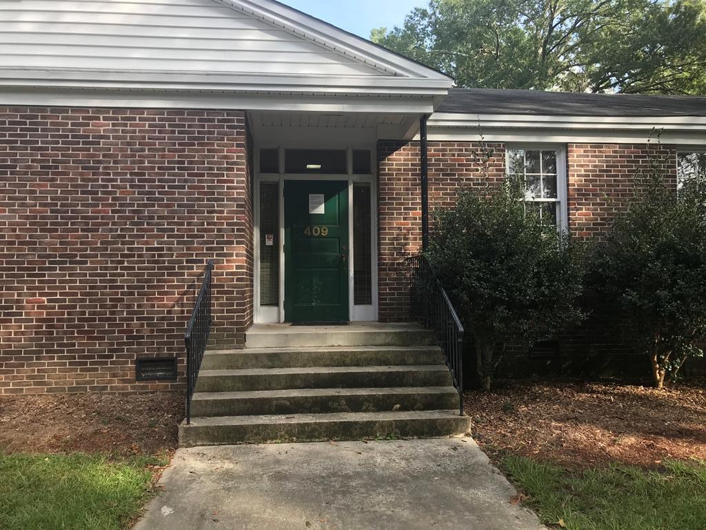409 Simkins St - Photo 1