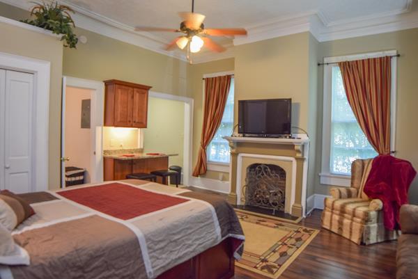 105 Florence Street Sw - Photo 1