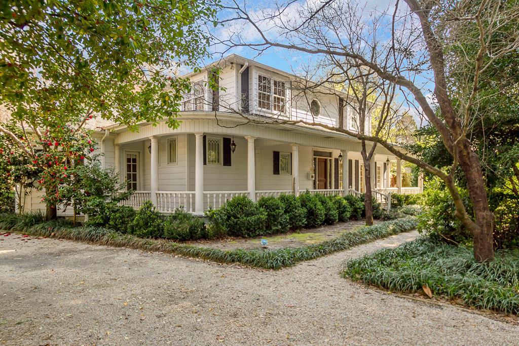306 Colleton Avenue - Photo 1