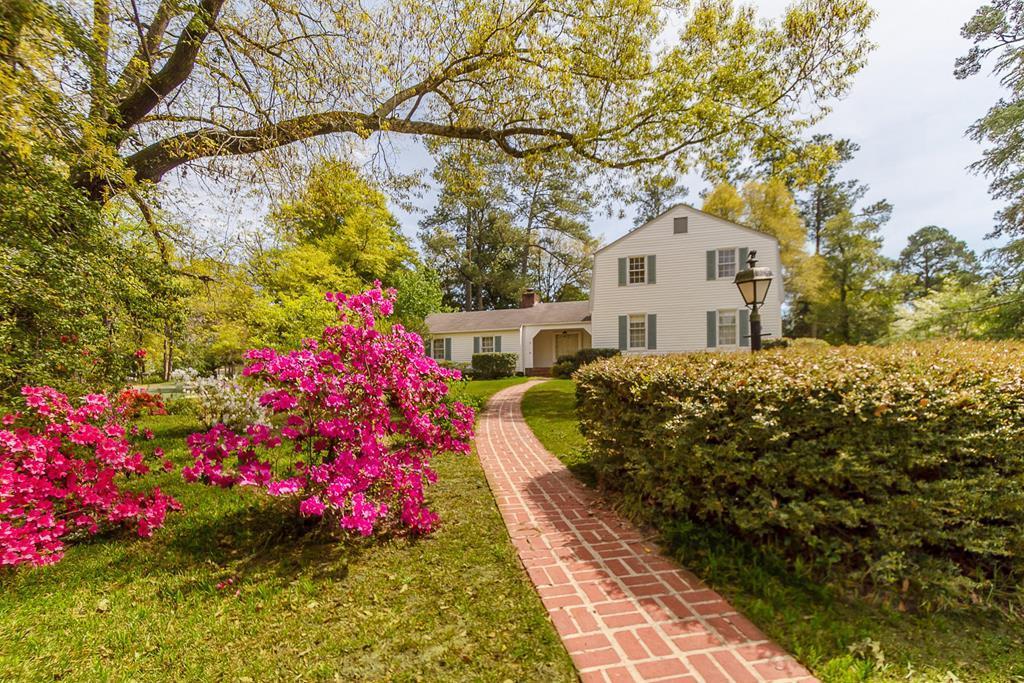 602 Sandhurst Place - Photo 1