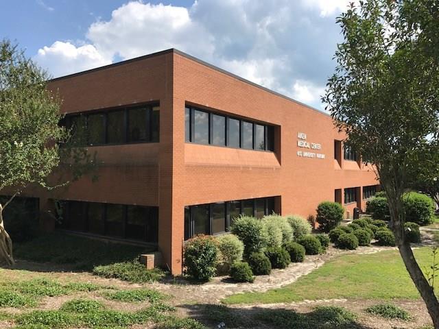 410 University Pkwy - Photo 1