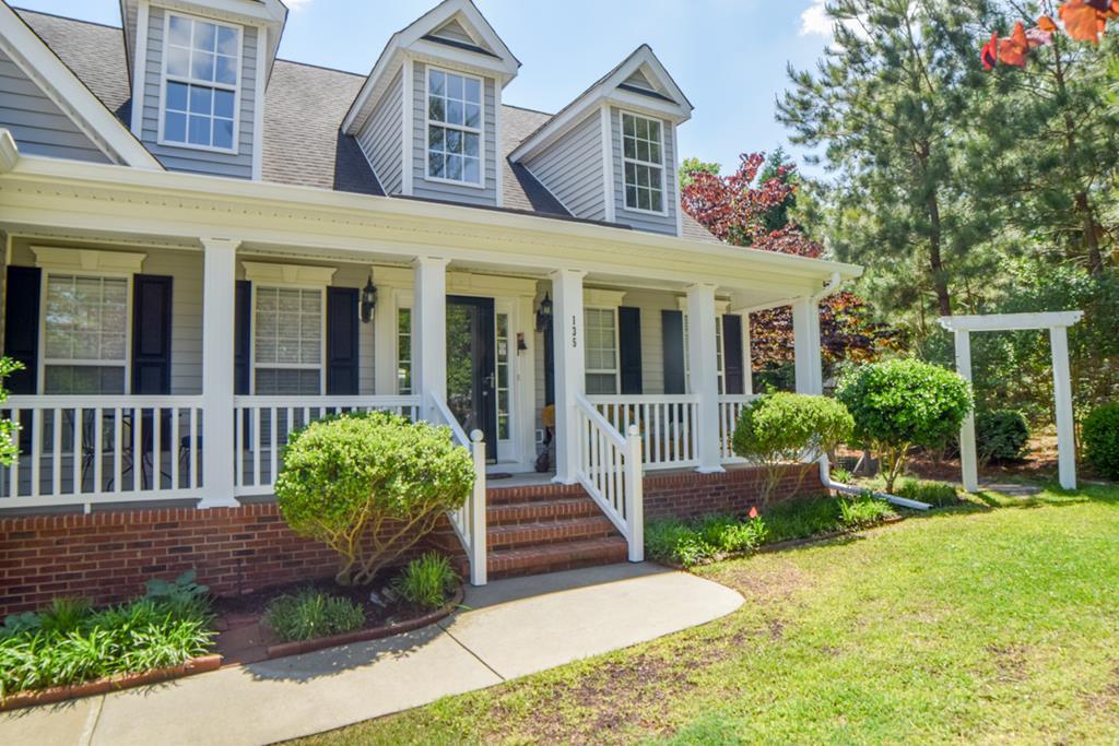 135 Elwood Dr - Photo 1