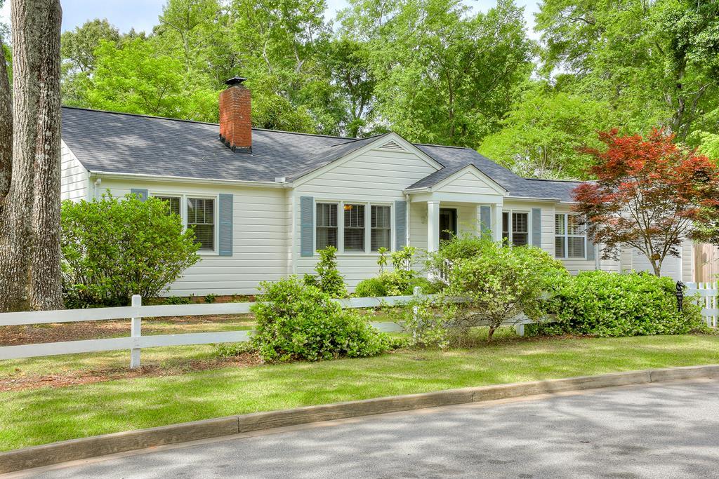 425 Windsor Place Se - Photo 1