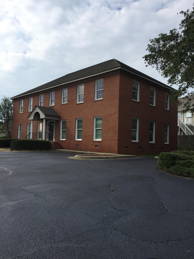 946 Millbrook - Photo 1