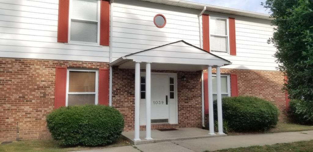 1039C Carriage Drive - Photo 1