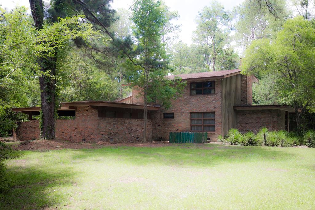 940 Pine Street - Photo 1