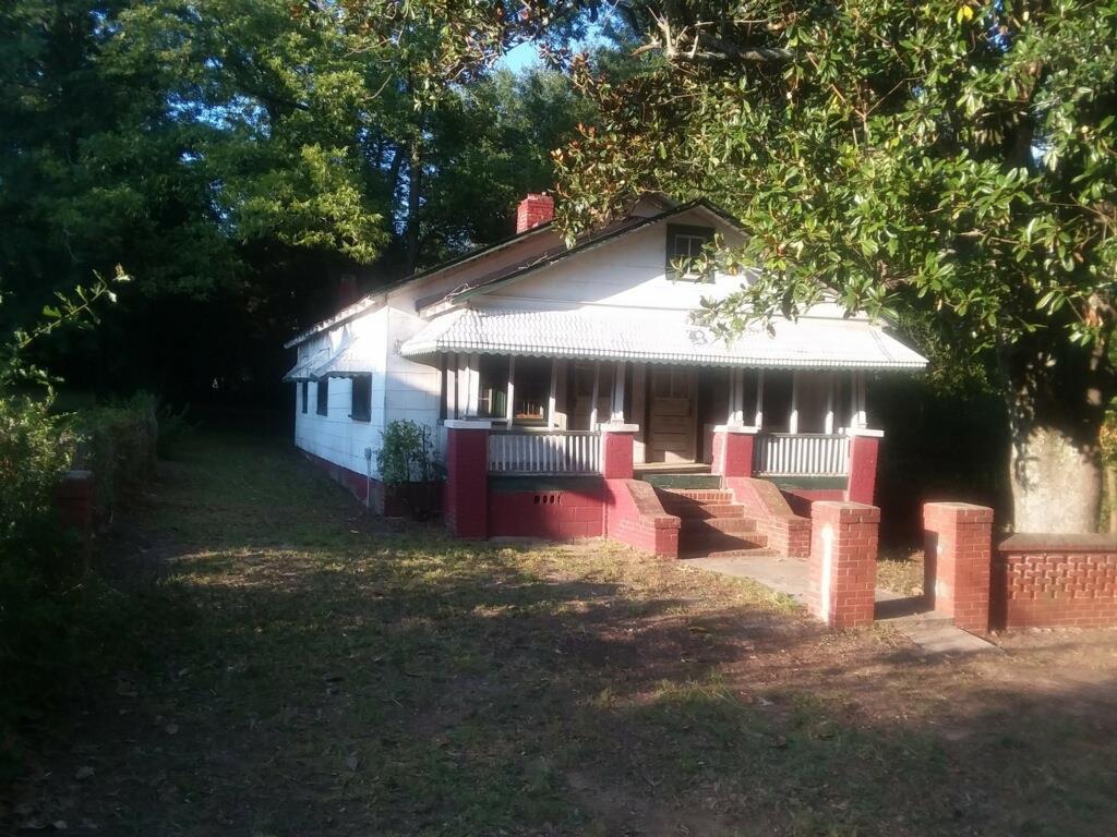 508 Hampton Avenue Nw - Photo 1