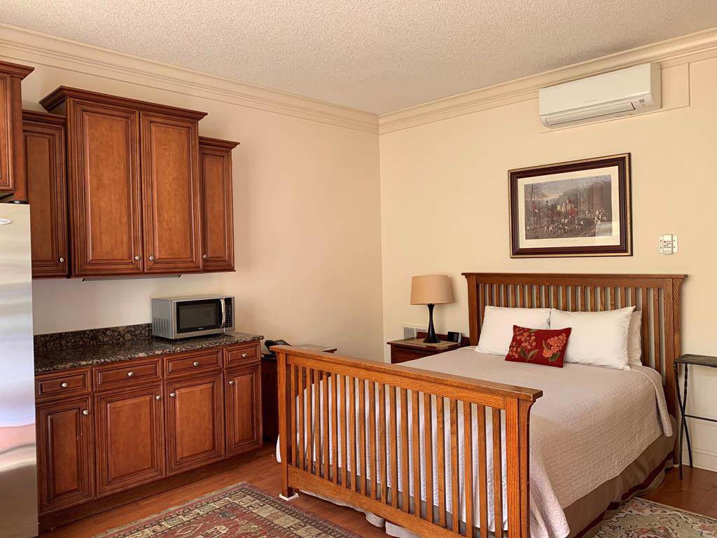 897 Houndslake Drive - Photo 1