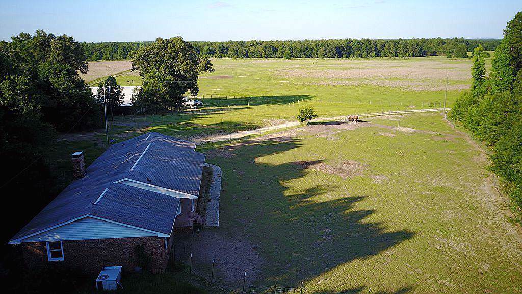1137 Sc Hwy 39 - Photo 1
