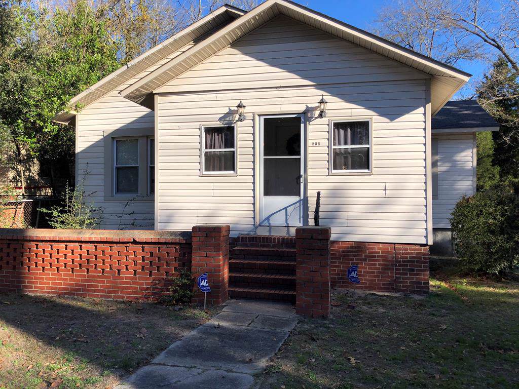 512 Hampton Avenue Nw - Photo 1