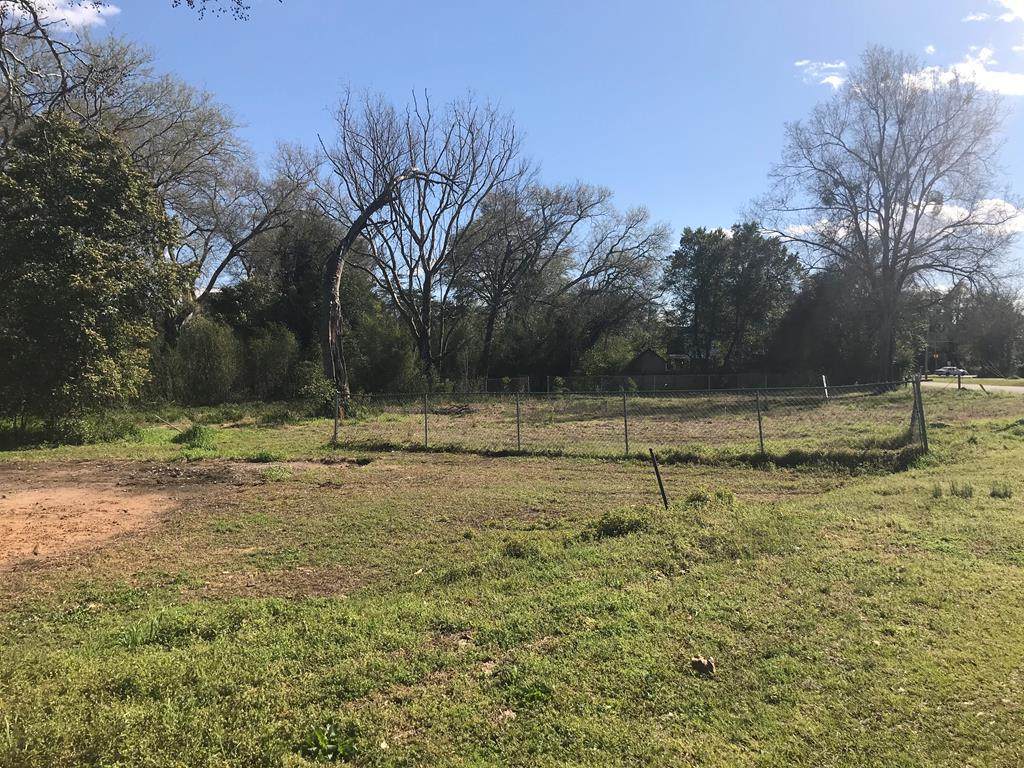 1508 Hampton Avenue - Photo 1