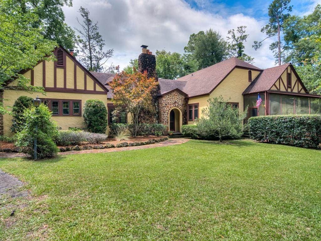 557 Highland Park Drive Sw - Photo 1