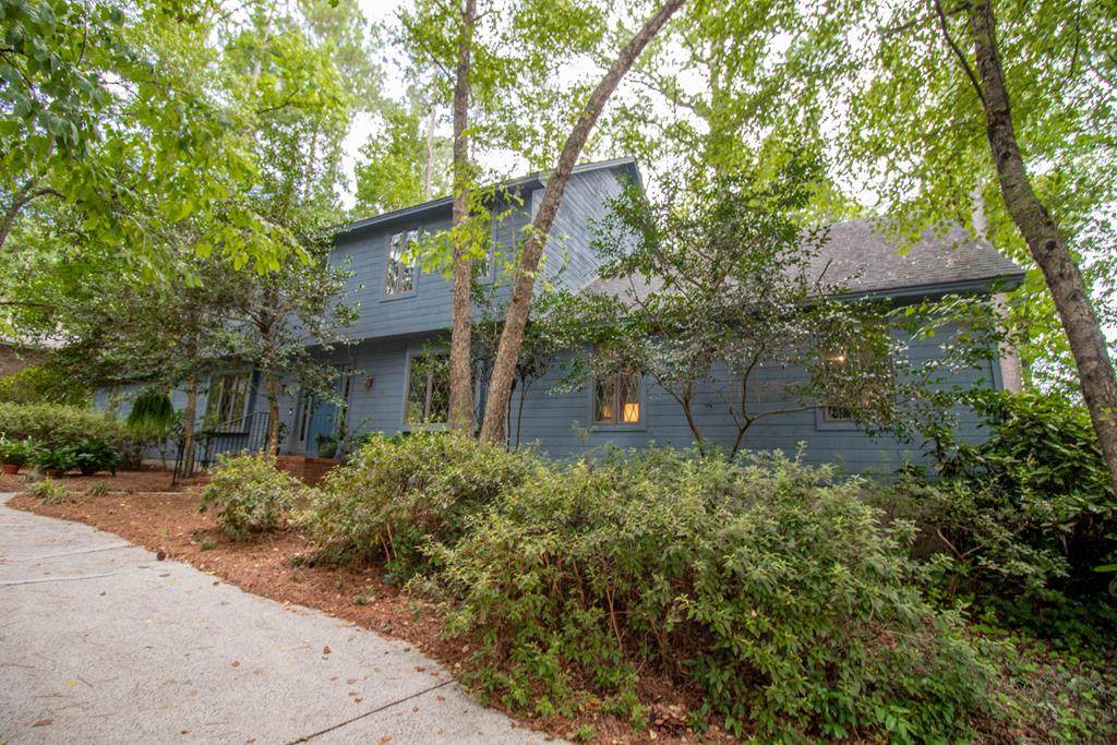 935 Houndslake Drive - Photo 1