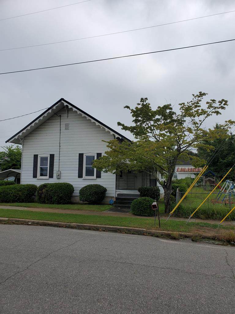 235 Railroad Avenue E - Photo 1
