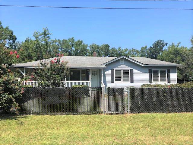 851 Laurens Avenue N - Photo 1