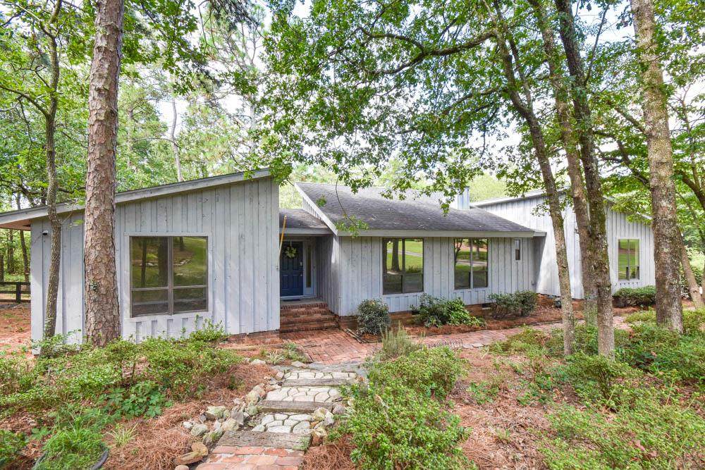19 White Oak Drive - Photo 1