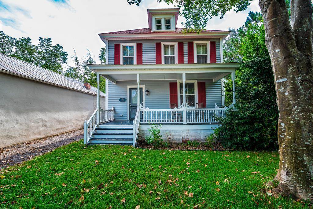 136 York Street Ne - Photo 1