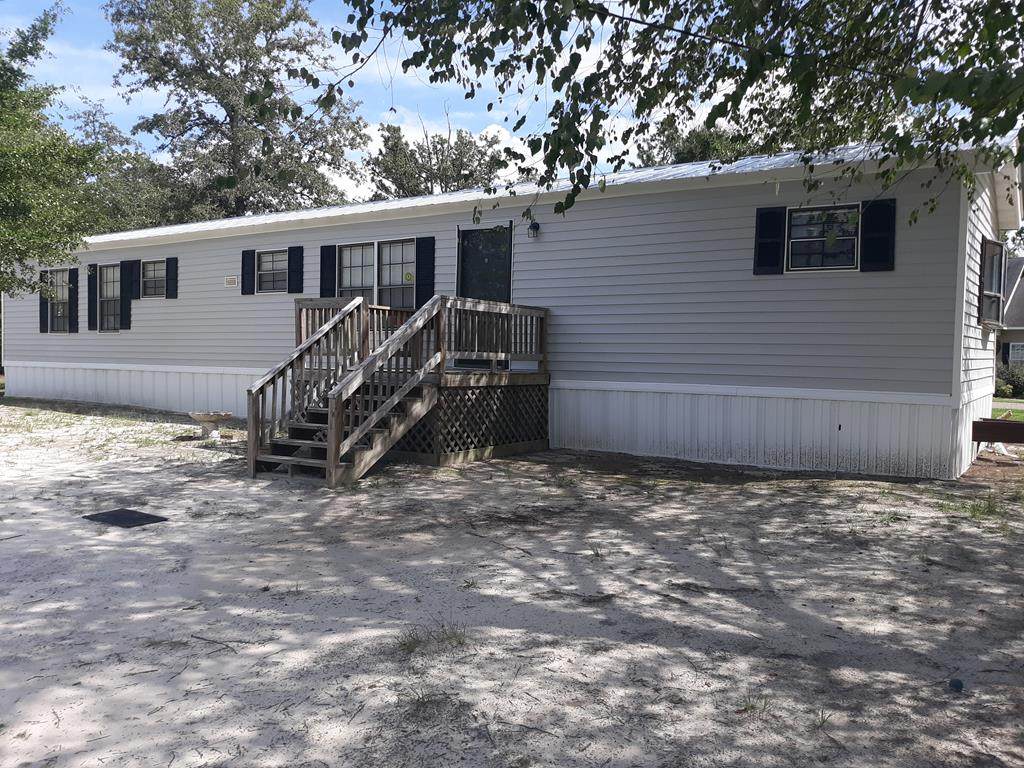 301 Sweetwater Circle - Photo 1