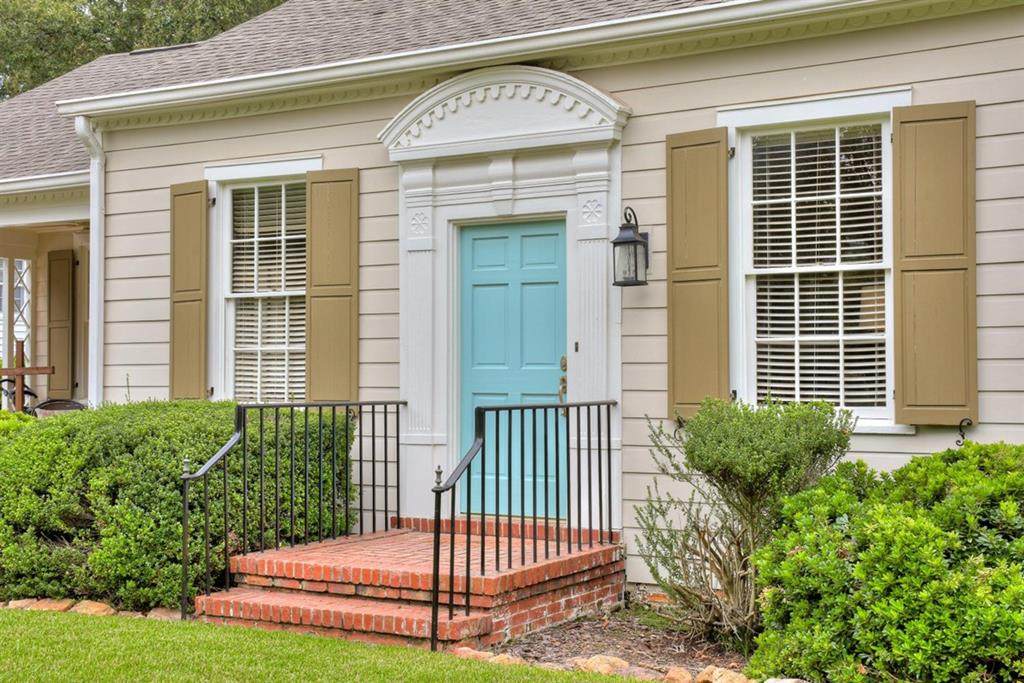 2563 Henry Street - Photo 1