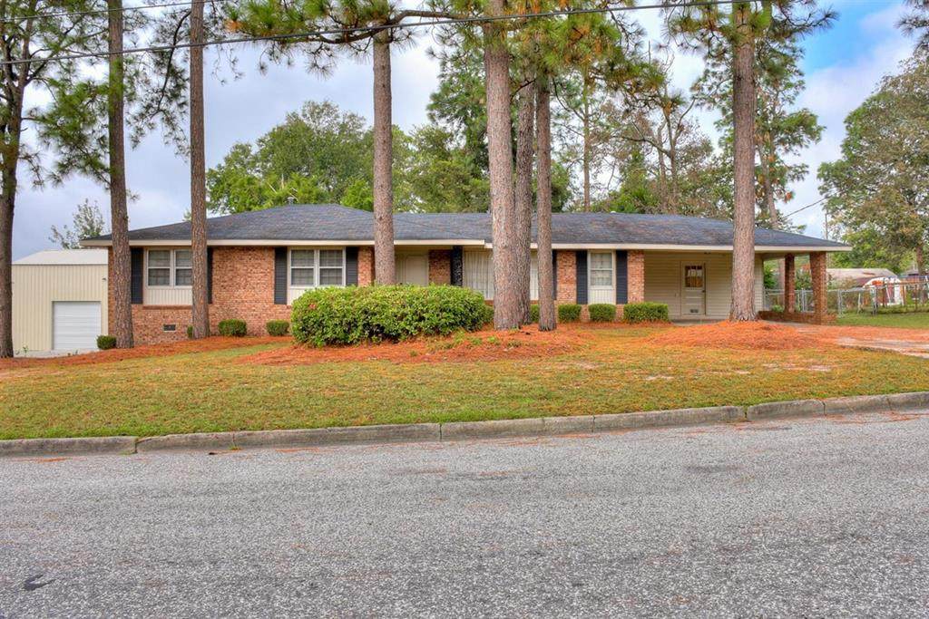 606 Victoria Lane - Photo 1