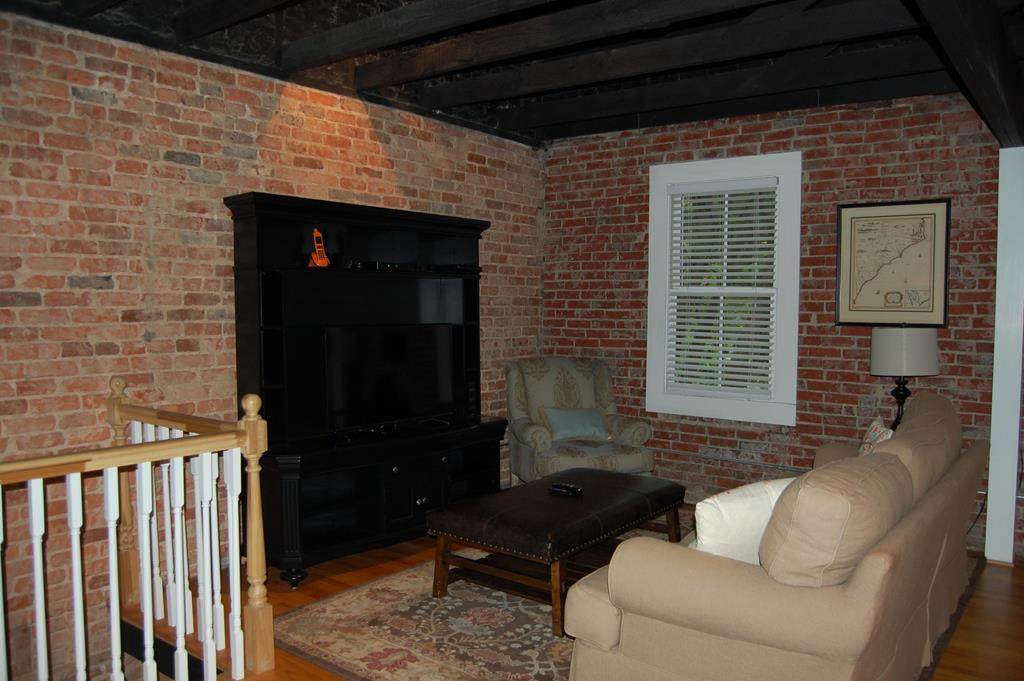 316 1/2 Park Avenue - Photo 1