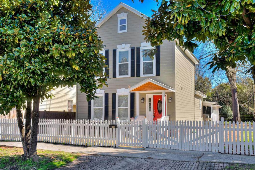710 Crawford Avenue - Photo 1