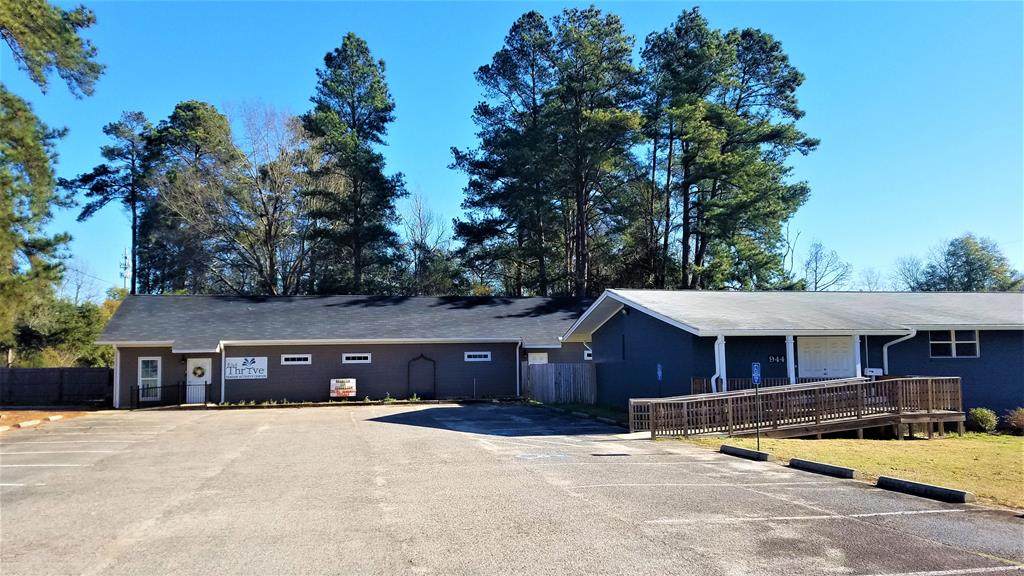 944 Dougherty Road - Photo 1