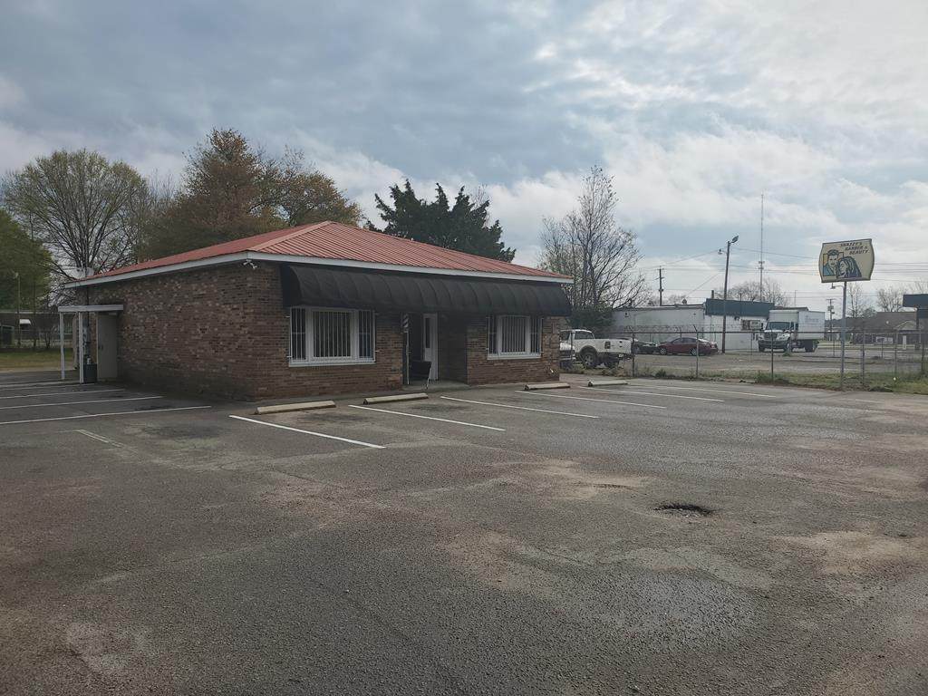 1110 Barnwell Avenue Ne - Photo 1
