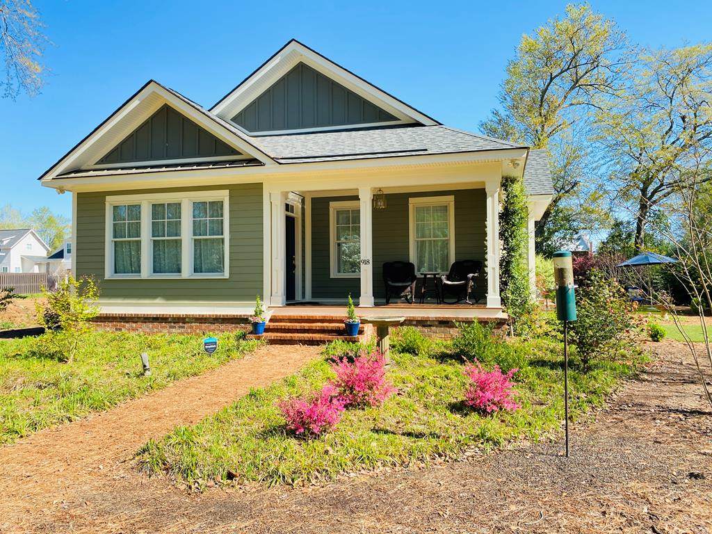 918 Colleton Avenue Se - Photo 1