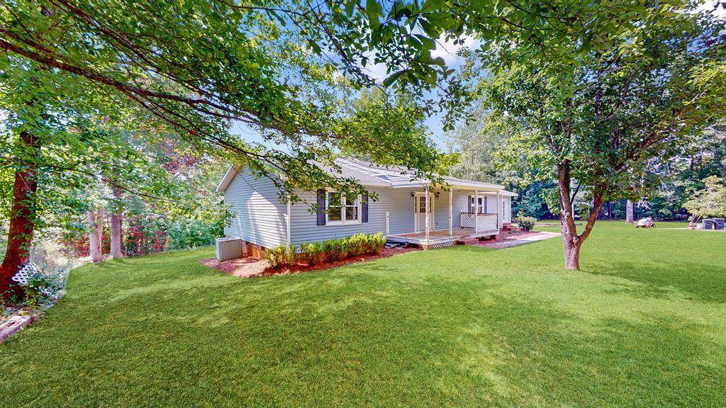 135 Beaver Pond Road - Photo 1