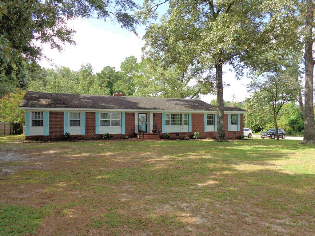 370 Circle Drive - Photo 1