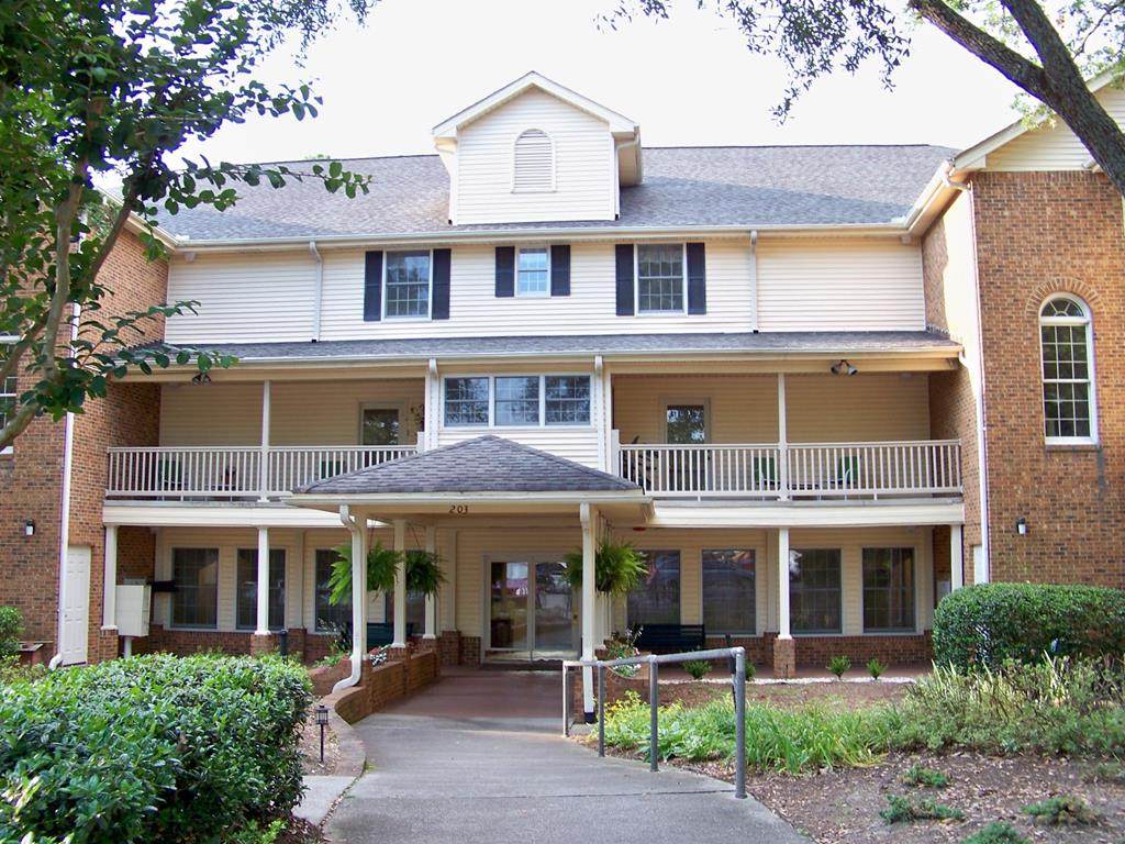 203 L Landing Drive - Photo 1