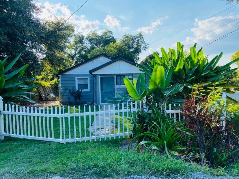 2315 Knox Avenue - Photo 1