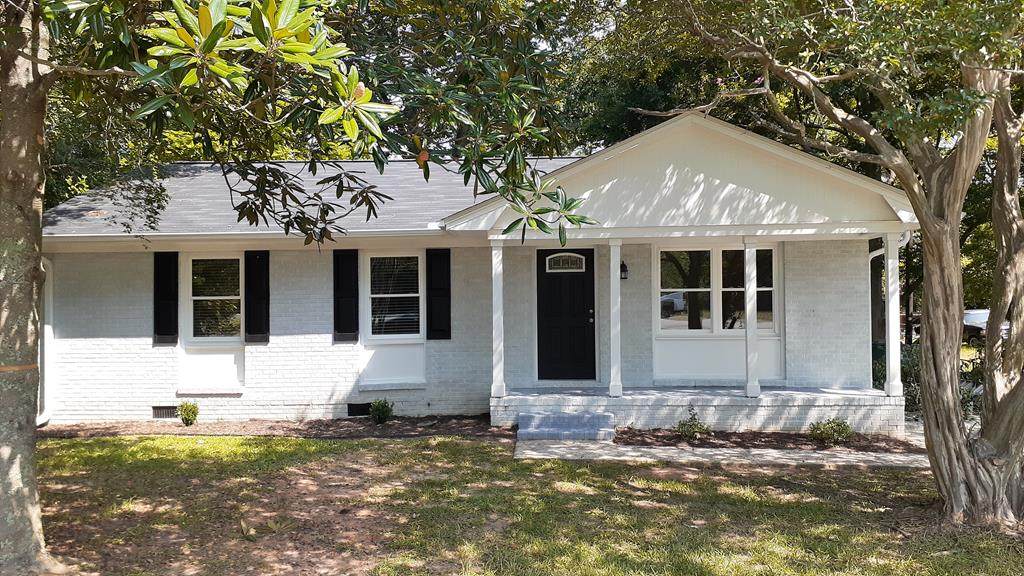 708 Hampton Avenue Ne - Photo 1