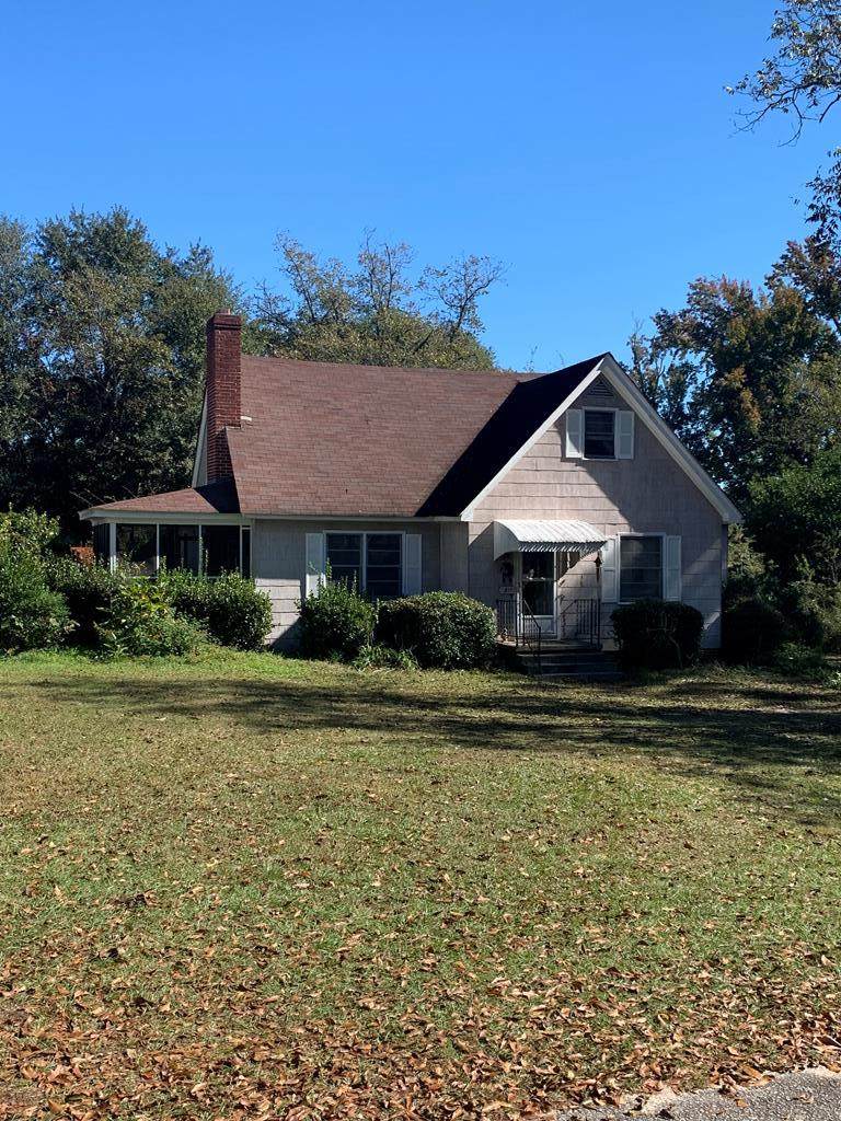 211 Pecan Street - Photo 1