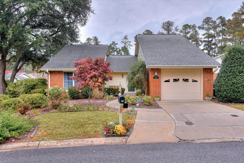 808 Oak Place - Photo 1
