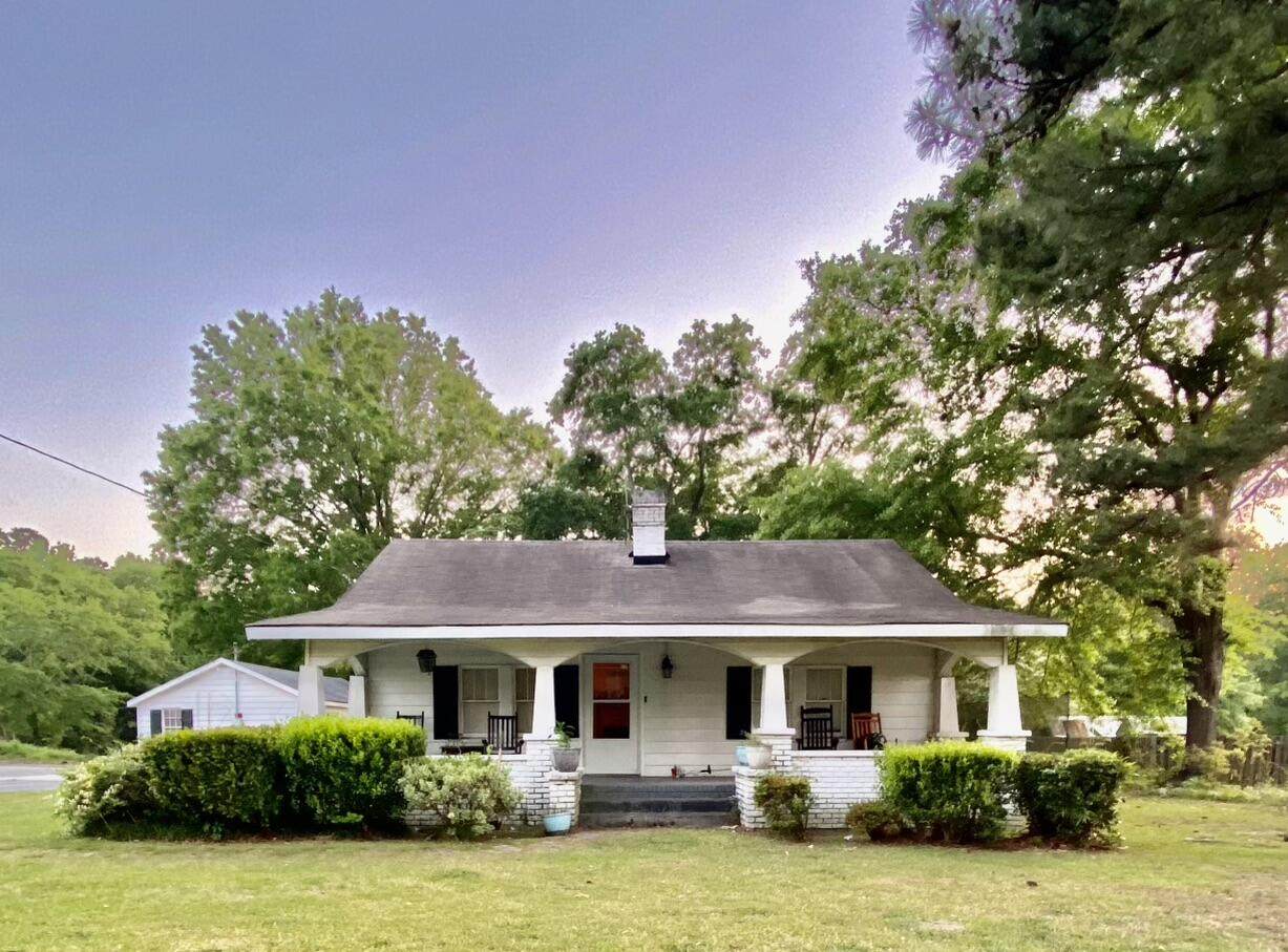 504 Augusta Road - Photo 1