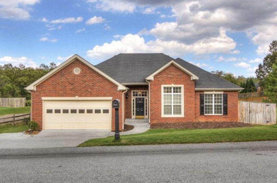 198 Bainbridge Drive - Photo 1