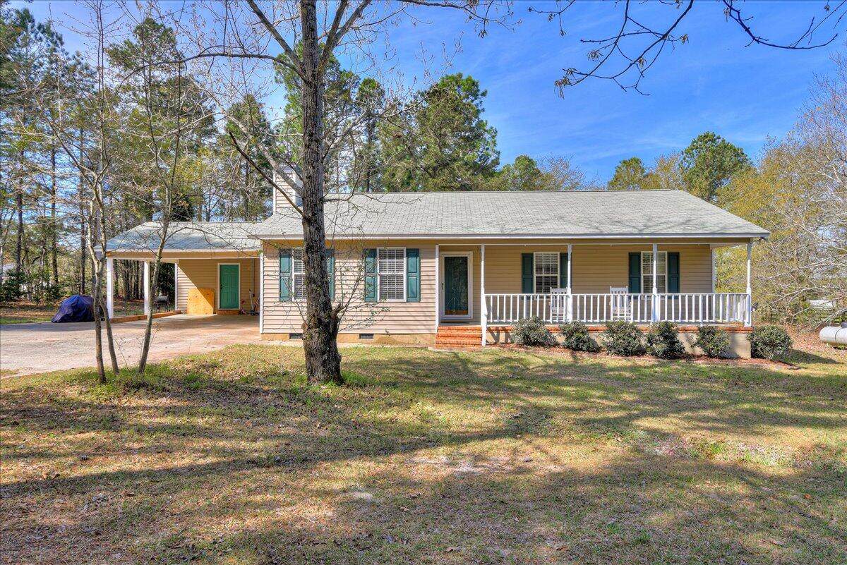 562 Glenwood Drive - Photo 1