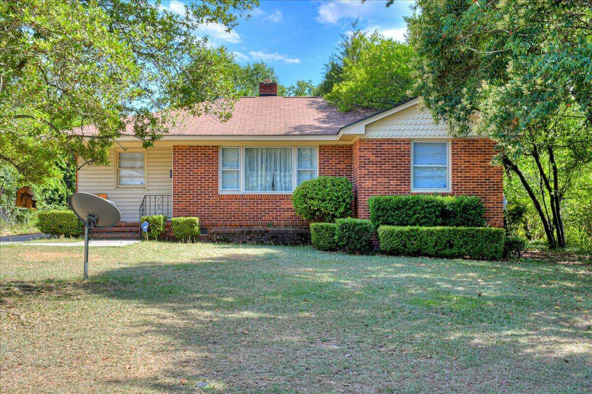2724 Oakland Avenue - Photo 1